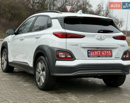 Белый Хендай Kona, объемом двигателя 0 л и пробегом 86 тыс. км за 17800 $, фото 1 на Automoto.ua