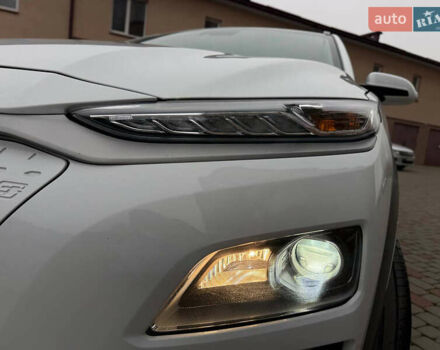 Білий Хендай Kona, об'ємом двигуна 0 л та пробігом 174 тис. км за 17800 $, фото 19 на Automoto.ua