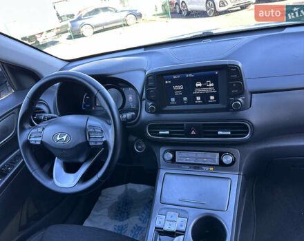 Білий Хендай Kona, об'ємом двигуна 0 л та пробігом 115 тис. км за 16800 $, фото 16 на Automoto.ua