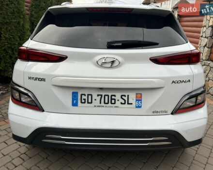 Белый Хендай Kona, объемом двигателя 0 л и пробегом 46 тыс. км за 17500 $, фото 3 на Automoto.ua