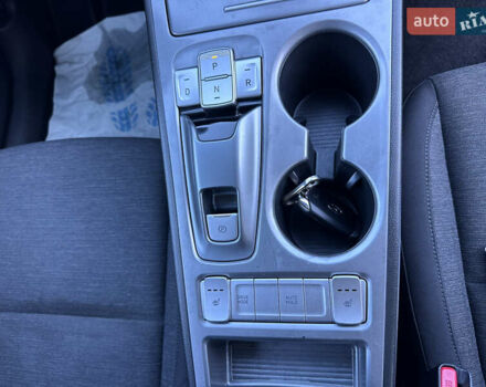 Білий Хендай Kona, об'ємом двигуна 0 л та пробігом 115 тис. км за 16800 $, фото 17 на Automoto.ua