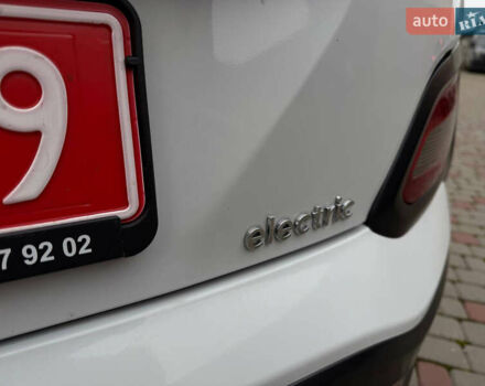 Білий Хендай Kona, об'ємом двигуна 0 л та пробігом 174 тис. км за 17800 $, фото 25 на Automoto.ua