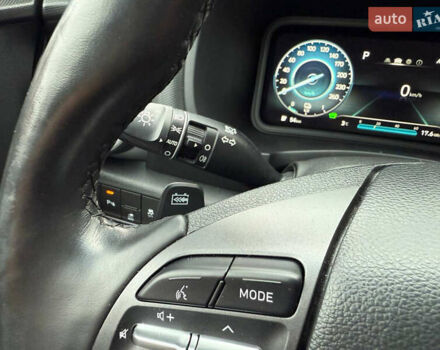 Белый Хендай Kona, объемом двигателя 0 л и пробегом 65 тыс. км за 17400 $, фото 46 на Automoto.ua