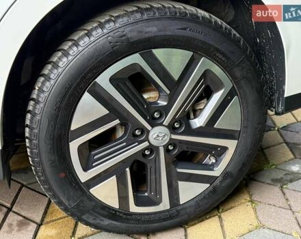 Белый Хендай Kona, объемом двигателя 0 л и пробегом 39 тыс. км за 17400 $, фото 5 на Automoto.ua