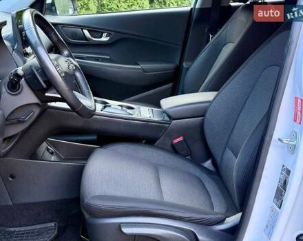 Білий Хендай Kona, об'ємом двигуна 0 л та пробігом 34 тис. км за 16999 $, фото 17 на Automoto.ua