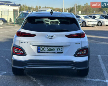 Білий Хендай Kona, об'ємом двигуна 0 л та пробігом 115 тис. км за 16800 $, фото 6 на Automoto.ua