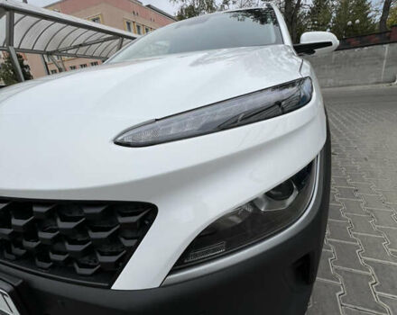 Білий Хендай Kona, об'ємом двигуна 1.58 л та пробігом 49 тис. км за 18700 $, фото 20 на Automoto.ua
