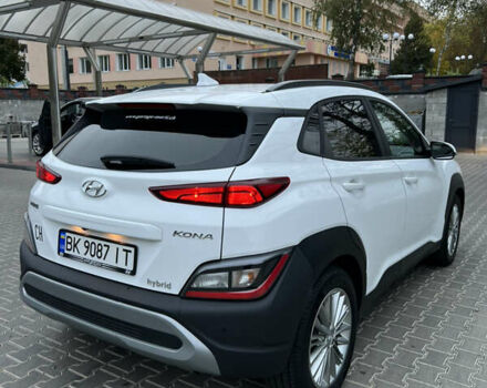 Білий Хендай Kona, об'ємом двигуна 1.58 л та пробігом 49 тис. км за 18700 $, фото 6 на Automoto.ua