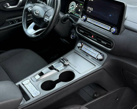 Білий Хендай Kona, об'ємом двигуна 0 л та пробігом 63 тис. км за 16499 $, фото 37 на Automoto.ua