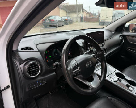 Білий Хендай Kona, об'ємом двигуна 0 л та пробігом 174 тис. км за 17800 $, фото 35 на Automoto.ua