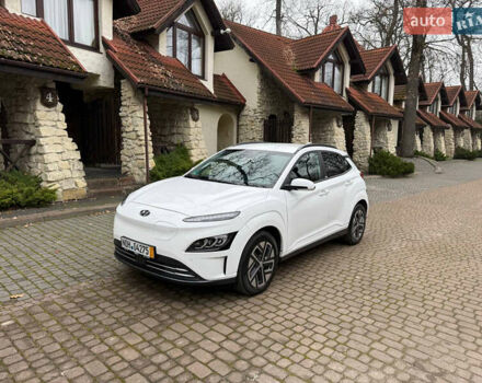 Белый Хендай Kona, объемом двигателя 0 л и пробегом 65 тыс. км за 17400 $, фото 26 на Automoto.ua