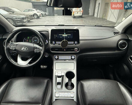 Белый Хендай Kona, объемом двигателя 0 л и пробегом 89 тыс. км за 18999 $, фото 7 на Automoto.ua