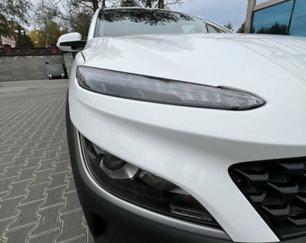 Білий Хендай Kona, об'ємом двигуна 1.58 л та пробігом 49 тис. км за 18700 $, фото 21 на Automoto.ua