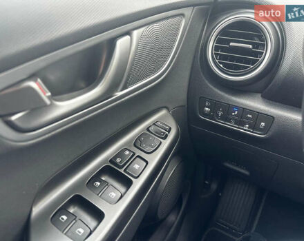 Белый Хендай Kona, объемом двигателя 0 л и пробегом 130 тыс. км за 18900 $, фото 22 на Automoto.ua