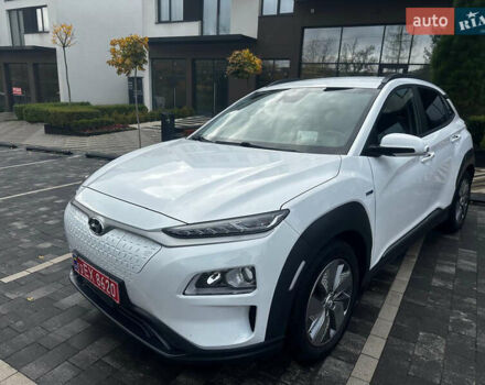 Белый Хендай Kona, объемом двигателя 0 л и пробегом 130 тыс. км за 18900 $, фото 7 на Automoto.ua