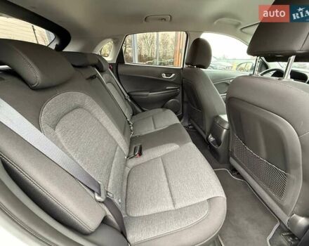 Білий Хендай Kona, об'ємом двигуна 0 л та пробігом 20 тис. км за 18699 $, фото 33 на Automoto.ua
