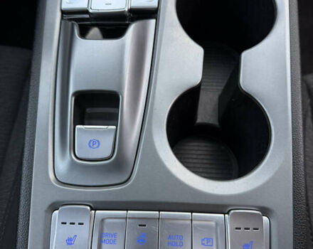 Білий Хендай Kona, об'ємом двигуна 0 л та пробігом 63 тис. км за 16499 $, фото 8 на Automoto.ua