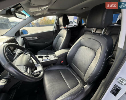 Білий Хендай Kona, об'ємом двигуна 0 л та пробігом 55 тис. км за 19950 $, фото 65 на Automoto.ua