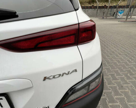 Білий Хендай Kona, об'ємом двигуна 1.58 л та пробігом 49 тис. км за 18700 $, фото 25 на Automoto.ua