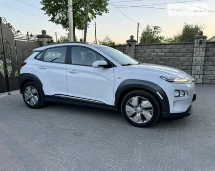 Білий Хендай Kona, об'ємом двигуна 0 л та пробігом 92 тис. км за 17200 $, фото 4 на Automoto.ua