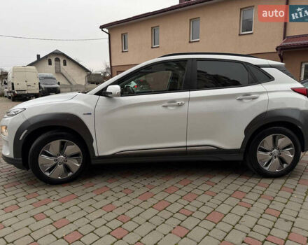 Білий Хендай Kona, об'ємом двигуна 0 л та пробігом 174 тис. км за 17800 $, фото 9 на Automoto.ua