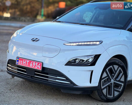 Белый Хендай Kona, объемом двигателя 0 л и пробегом 148 тыс. км за 18500 $, фото 10 на Automoto.ua