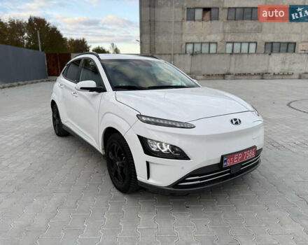 Білий Хендай Kona, об'ємом двигуна 0 л та пробігом 63 тис. км за 16499 $, фото 4 на Automoto.ua