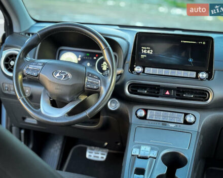 Белый Хендай Kona, объемом двигателя 0 л и пробегом 148 тыс. км за 18500 $, фото 42 на Automoto.ua