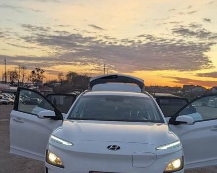 Білий Хендай Kona, об'ємом двигуна 0 л та пробігом 79 тис. км за 16950 $, фото 10 на Automoto.ua