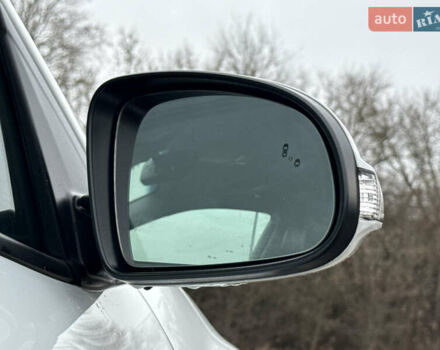 Белый Хендай Kona, объемом двигателя 0 л и пробегом 86 тыс. км за 17800 $, фото 24 на Automoto.ua