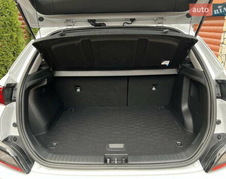 Белый Хендай Kona, объемом двигателя 0 л и пробегом 46 тыс. км за 17500 $, фото 23 на Automoto.ua