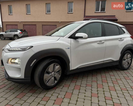 Білий Хендай Kona, об'ємом двигуна 0 л та пробігом 174 тис. км за 17800 $, фото 8 на Automoto.ua