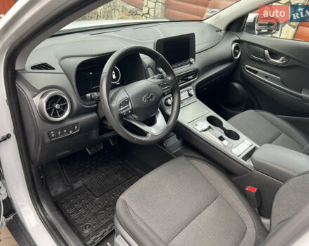 Белый Хендай Kona, объемом двигателя 0 л и пробегом 46 тыс. км за 17500 $, фото 9 на Automoto.ua