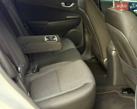 Белый Хендай Kona, объемом двигателя 0 л и пробегом 39 тыс. км за 17400 $, фото 24 на Automoto.ua