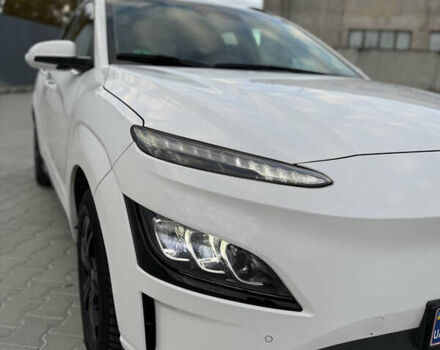 Білий Хендай Kona, об'ємом двигуна 0 л та пробігом 63 тис. км за 16499 $, фото 28 на Automoto.ua