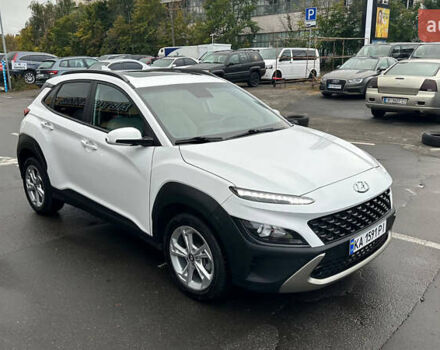 Белый Хендай Kona, объемом двигателя 2 л и пробегом 100 тыс. км за 17000 $, фото 1 на Automoto.ua