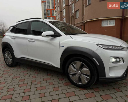 Білий Хендай Kona, об'ємом двигуна 0 л та пробігом 174 тис. км за 17800 $, фото 6 на Automoto.ua