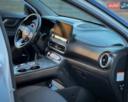 Белый Хендай Kona, объемом двигателя 0 л и пробегом 148 тыс. км за 18500 $, фото 35 на Automoto.ua