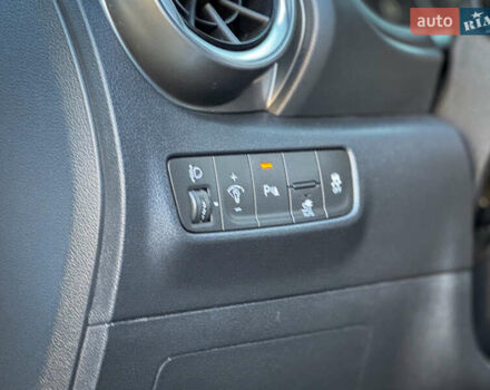 Белый Хендай Kona, объемом двигателя 0 л и пробегом 148 тыс. км за 18500 $, фото 40 на Automoto.ua