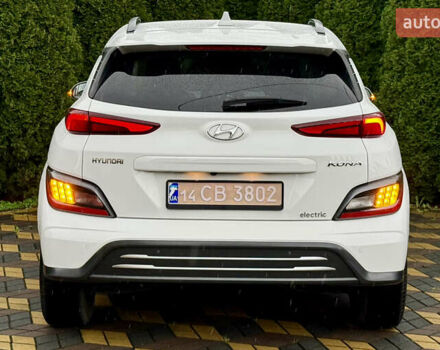 Білий Хендай Kona, об'ємом двигуна 0 л та пробігом 23 тис. км за 16900 $, фото 5 на Automoto.ua