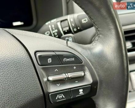 Белый Хендай Kona, объемом двигателя 0 л и пробегом 33 тыс. км за 17700 $, фото 31 на Automoto.ua