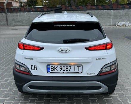 Білий Хендай Kona, об'ємом двигуна 1.58 л та пробігом 49 тис. км за 18700 $, фото 7 на Automoto.ua