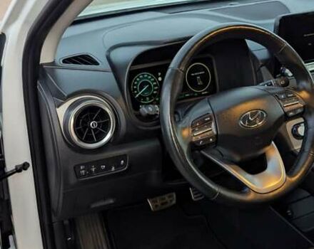 Білий Хендай Kona, об'ємом двигуна 0 л та пробігом 79 тис. км за 16950 $, фото 33 на Automoto.ua