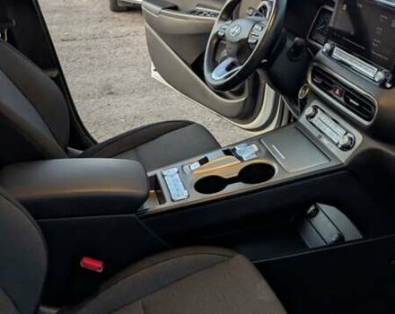 Білий Хендай Kona, об'ємом двигуна 0 л та пробігом 79 тис. км за 16950 $, фото 22 на Automoto.ua