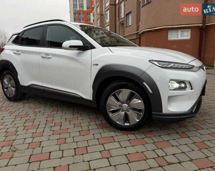 Білий Хендай Kona, об'ємом двигуна 0 л та пробігом 174 тис. км за 17800 $, фото 17 на Automoto.ua