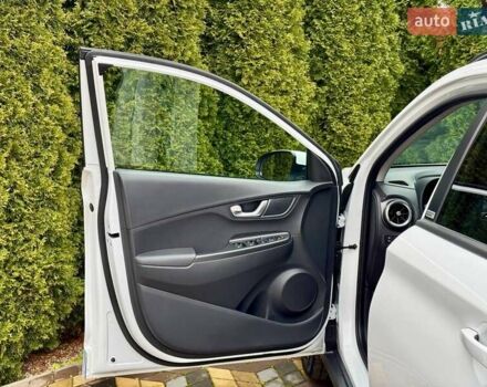 Белый Хендай Kona, объемом двигателя 0 л и пробегом 33 тыс. км за 17700 $, фото 16 на Automoto.ua