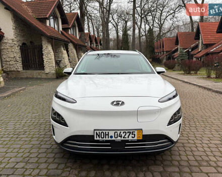 Белый Хендай Kona, объемом двигателя 0 л и пробегом 65 тыс. км за 17400 $, фото 3 на Automoto.ua