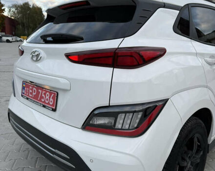 Білий Хендай Kona, об'ємом двигуна 0 л та пробігом 63 тис. км за 16499 $, фото 25 на Automoto.ua