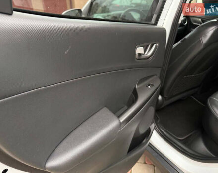 Білий Хендай Kona, об'ємом двигуна 0 л та пробігом 174 тис. км за 17800 $, фото 49 на Automoto.ua