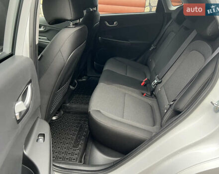 Белый Хендай Kona, объемом двигателя 0 л и пробегом 46 тыс. км за 17500 $, фото 11 на Automoto.ua